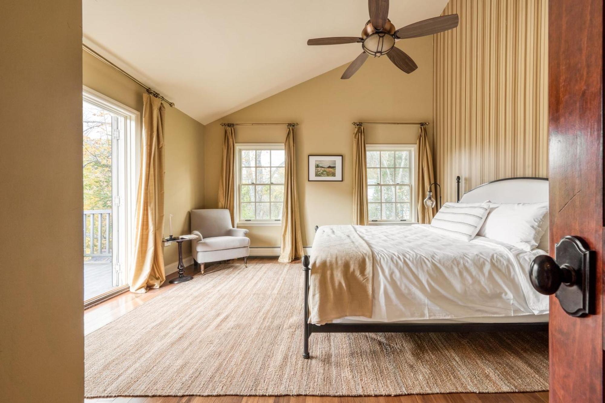 Cortland By Avantstay Charming Heritage Estate W Private Lake Pool Saugerties Kültér fotó
