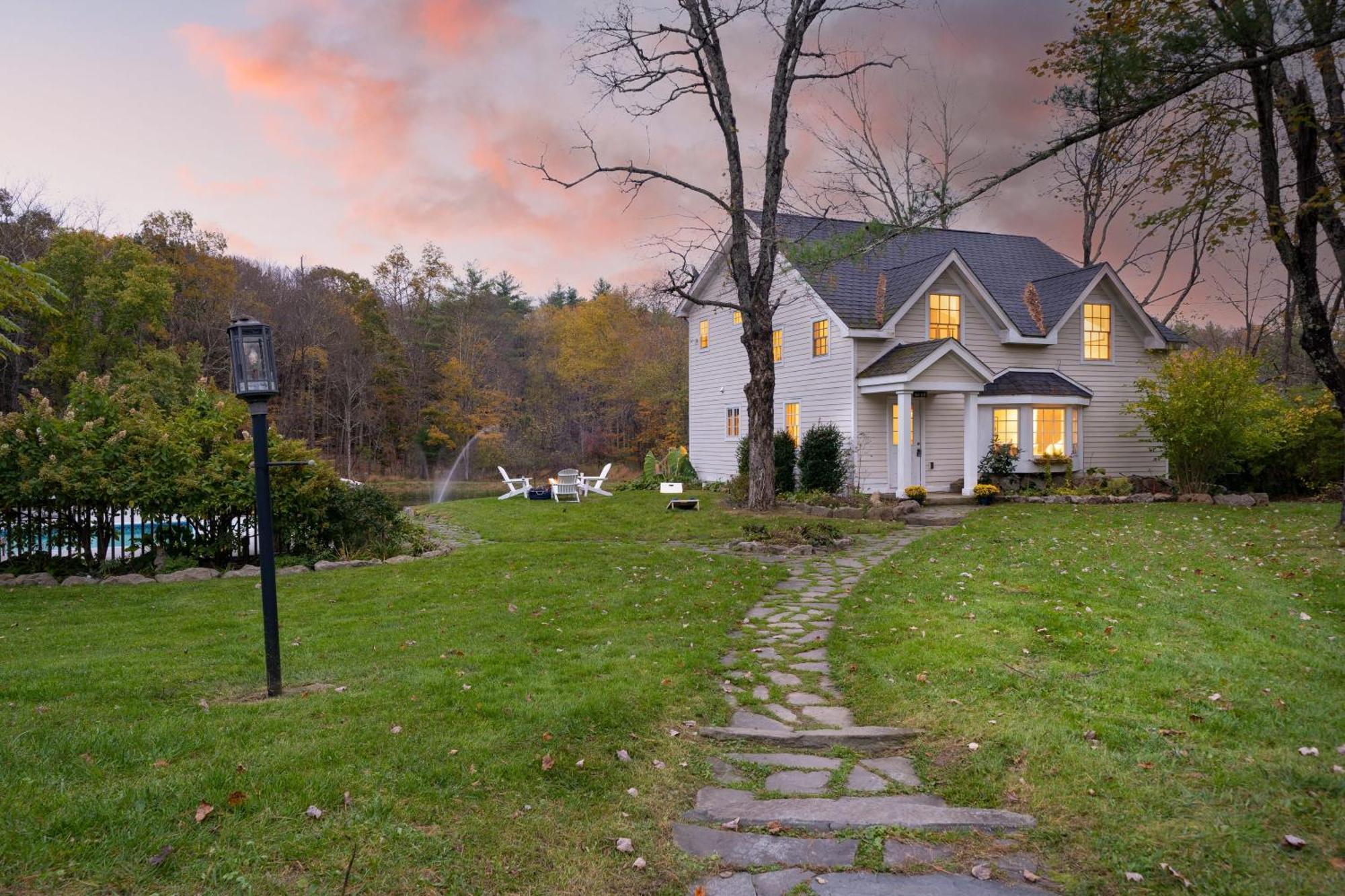 Cortland By Avantstay Charming Heritage Estate W Private Lake Pool Saugerties Kültér fotó